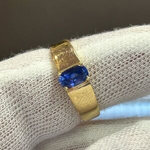14kt Yellow Gold 1 CT Sapphire Ring